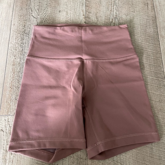Wunder Train Shorts 6” - Picture 2 of 5